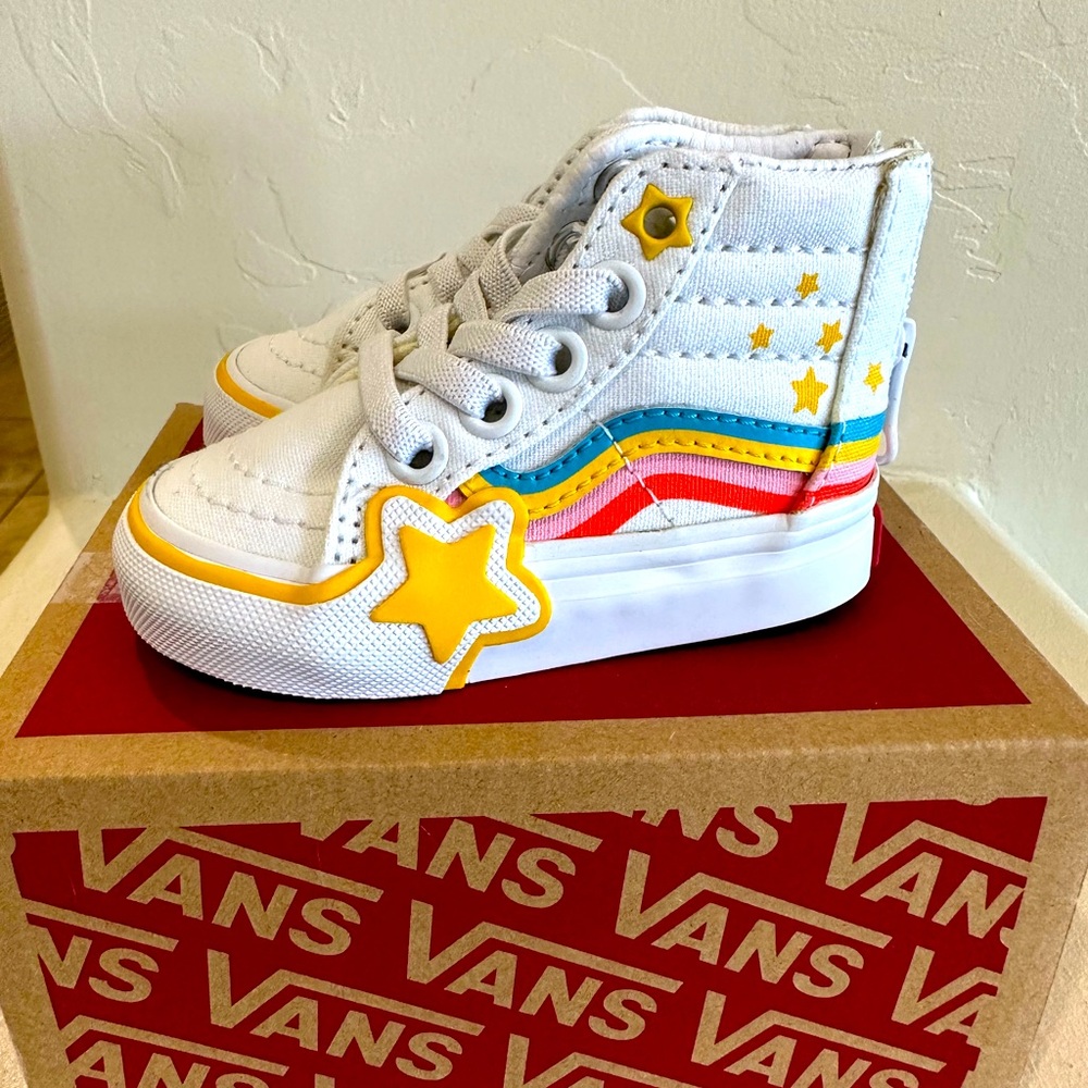 Vans toddler Sk8-Hi Zip Rainbow Star Shoe